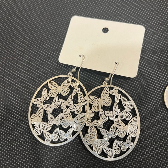 🛍️ 4 for $20 🛍️ Elegant Stainless Butterfly Earrings - Picture 5 of 5